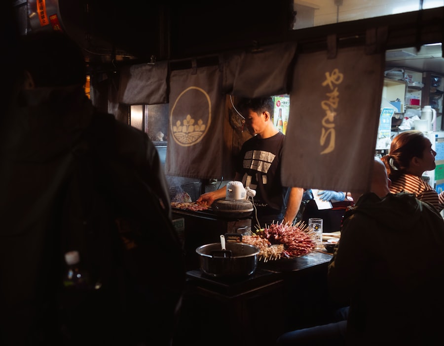 にぎわう店内のテーブル