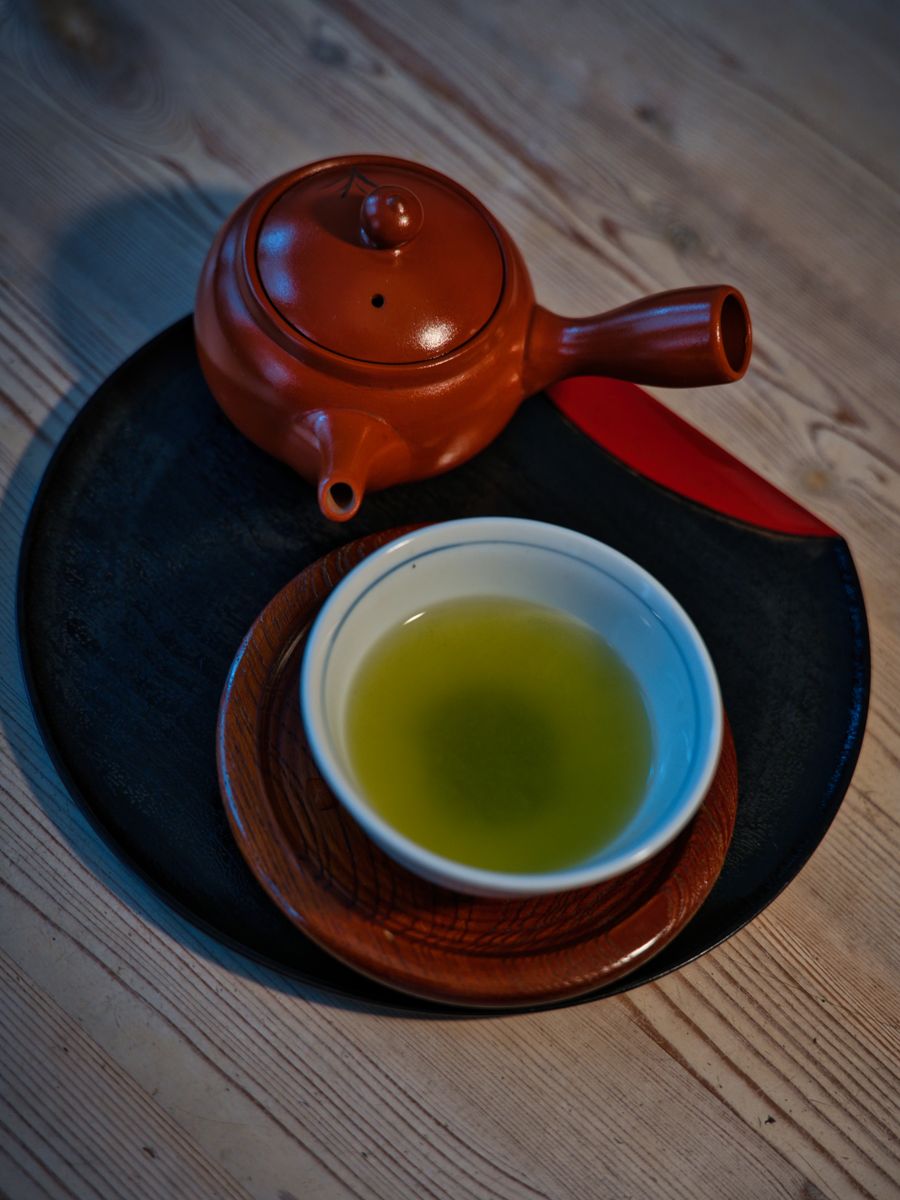 急須と湯呑み。食事のあとのお茶